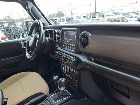 Certified 2022 Jeep Wrangler Unlimited Sport image 12