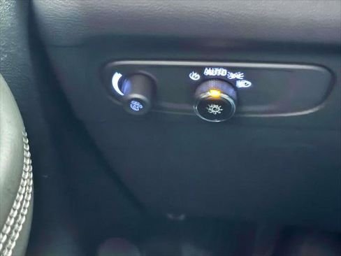 Certified 2023 Buick Envision Essence image 26