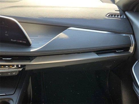 Certified 2025 Cadillac XT4 Premium Luxury image 20