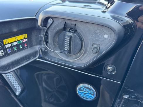 Used 2024 Jeep Wrangler Unlimited AWD/4WD image 18
