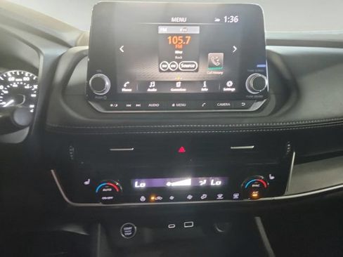 Used 2021 Nissan Rogue SV w/ Premium Package FWD image 16