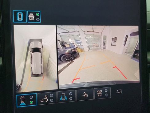 Certified 2025 GMC Yukon XL AT4 w/ AT4 Premium Plus Package image 16