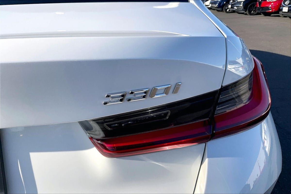 Used 2023 BMW 330i Sedan w/ Parking Assistance Package RWD image 8