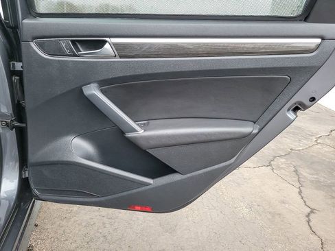 Used 2017 Volkswagen Passat 1.8T SE image 17