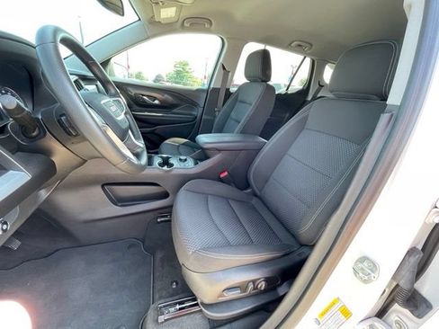 Used 2023 GMC Terrain SLE w/ Driver Convenience Package FWD image 11