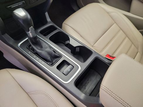 Used 2017 Ford Escape SE w/ SE Leather Comfort Package image 26