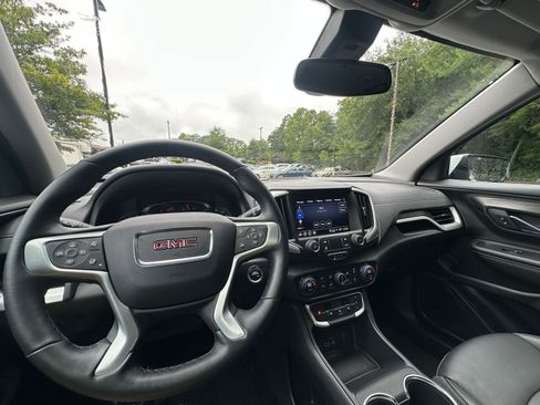 Used 2024 GMC Terrain SLT image 34