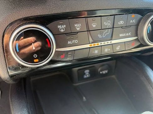 Used 2022 Ford Escape Titanium w/ Titanium Elite Package AWD/4WD image 27