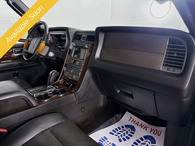 Used 2014 Lincoln Navigator 4WD image 31