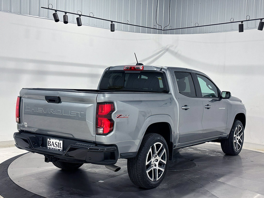 Used 2024 Chevrolet Colorado Z71 w/ Z71 Convenience Package 2 AWD/4WD image 11