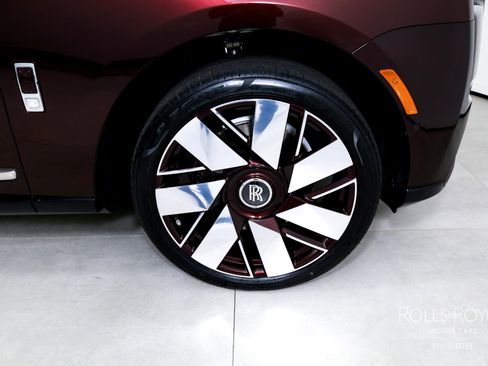 Certified 2025 Rolls-Royce Cullinan image 40