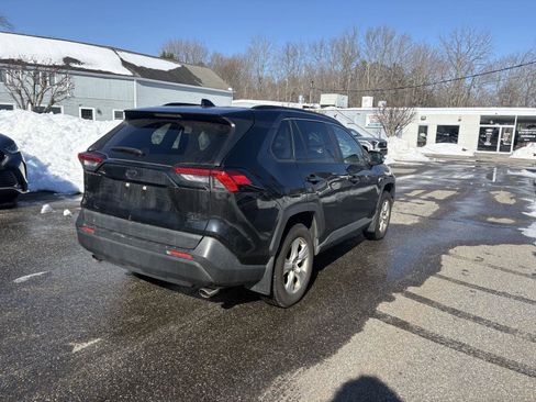 Used 2019 Toyota RAV4 XLE w/ Convenience Package image 7