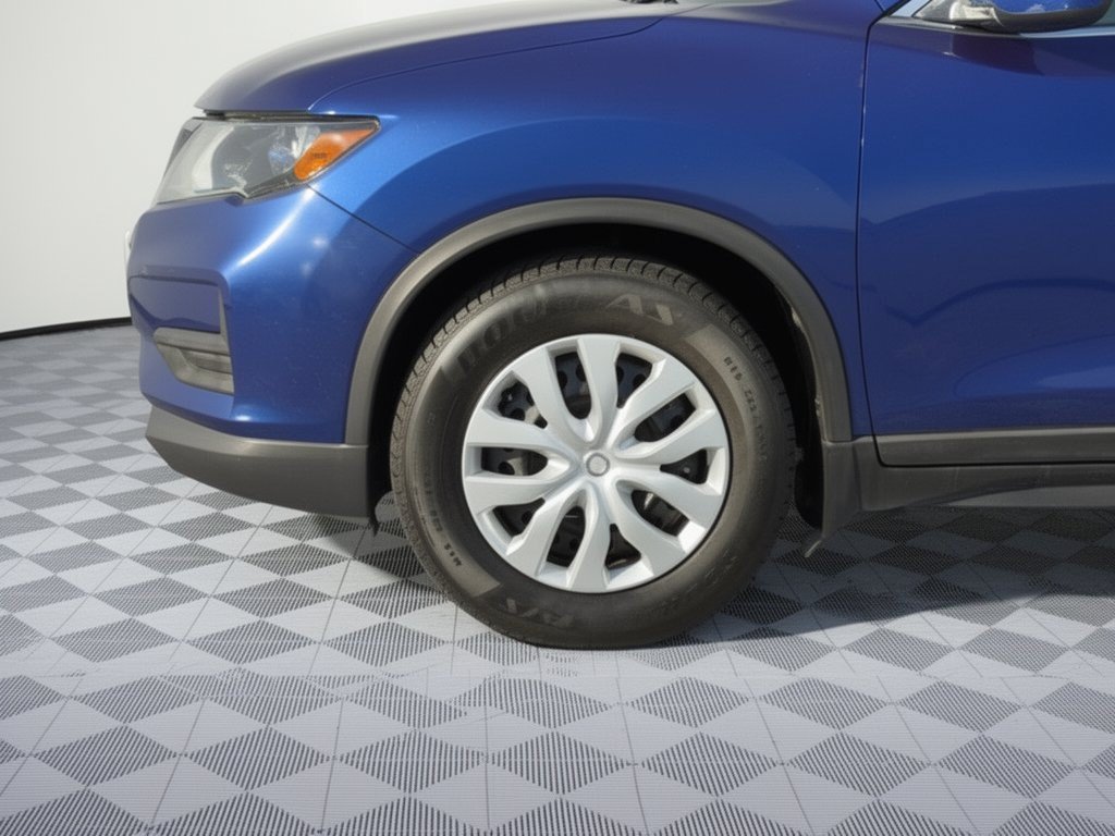 Used 2017 Nissan Rogue S FWD image 17