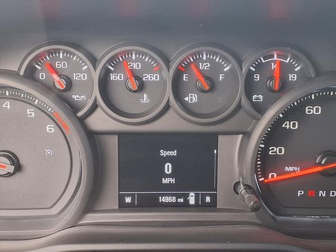 Used 2025 Chevrolet Silverado 1500 Custom image 13