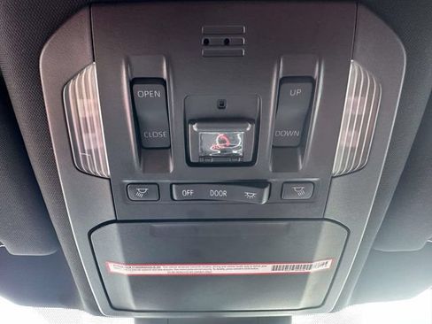 Used 2022 Toyota Highlander XSE FWD image 40