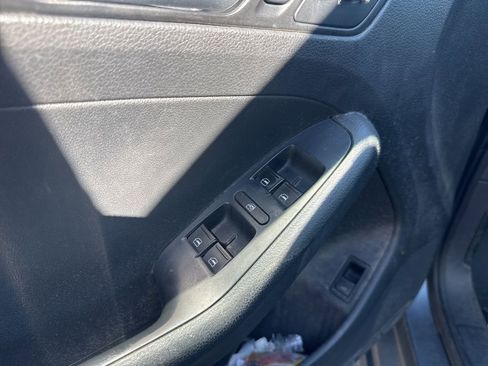 Used 2015 Volkswagen Jetta S w/ Welcome Package image 7