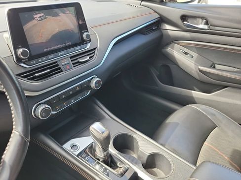 Used 2020 Nissan Altima 2.5 SR w/ Premium Package FWD image 32