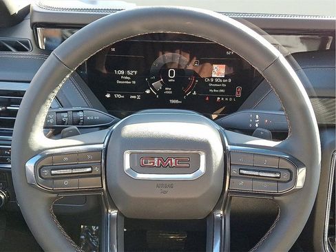 Used 2025 GMC Yukon AT4 w/ AT4 Premium Package image 19