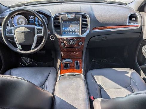 Used 2014 Chrysler 300 w/ Driver Convenience Group RWD image 18