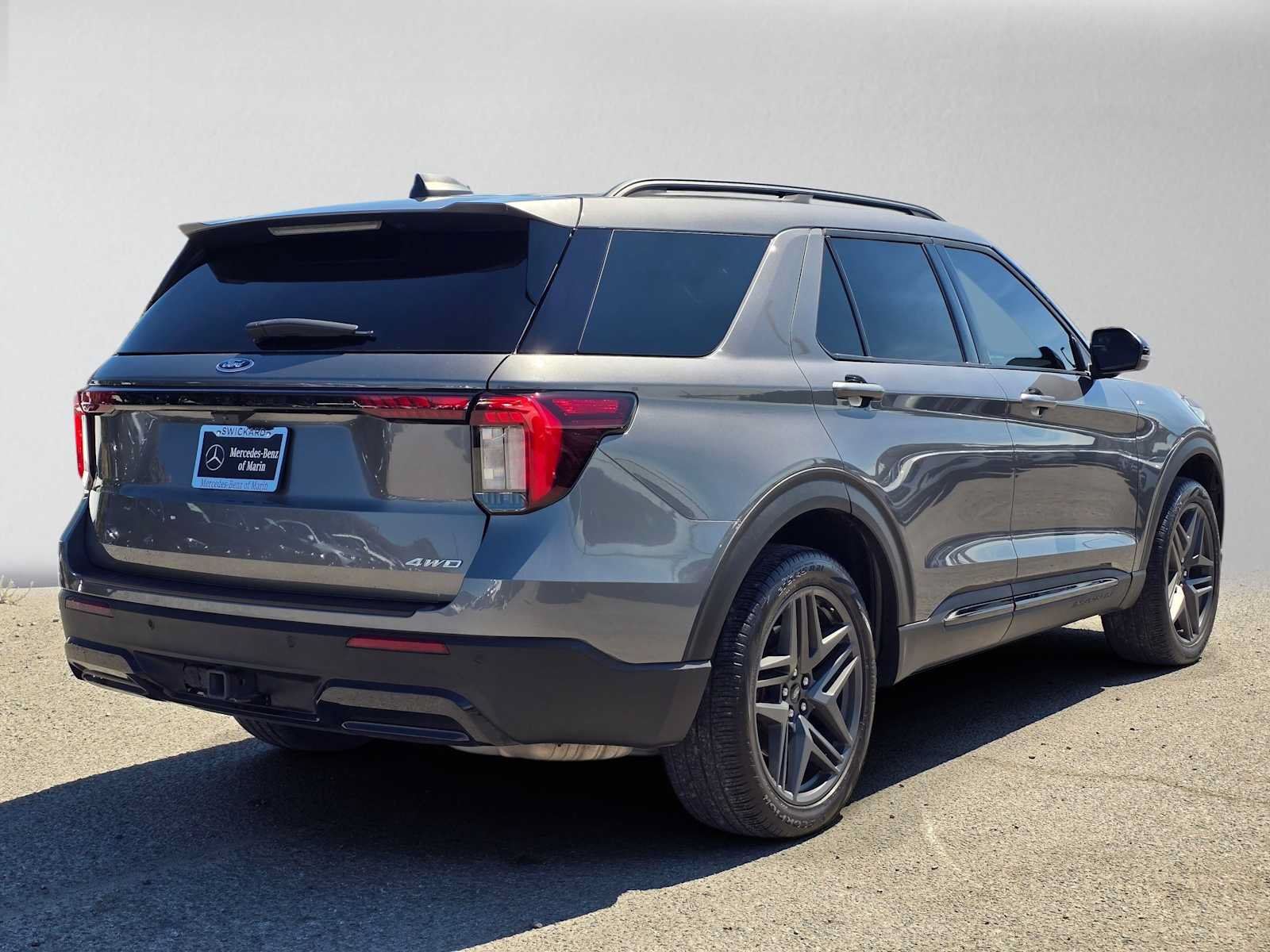 Used 2025 Ford Explorer ST-Line w/ Premium Package AWD/4WD image 3
