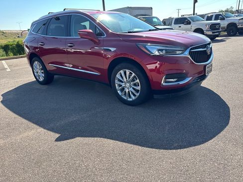 Used 2020 Buick Enclave Essence w/ Sound and Sites Package AWD/4WD image 16