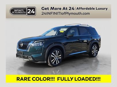 Used 2024 Nissan Pathfinder Platinum w/ Cargo Package
