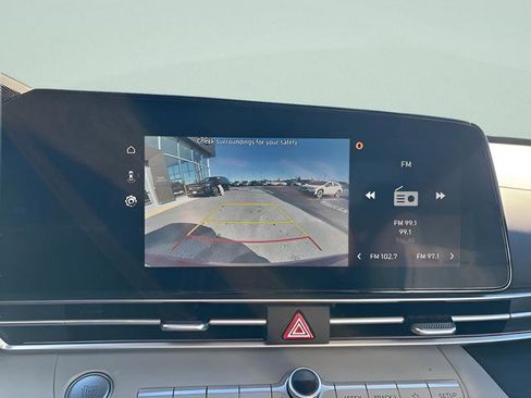 Certified 2025 Hyundai Elantra Limited image 21