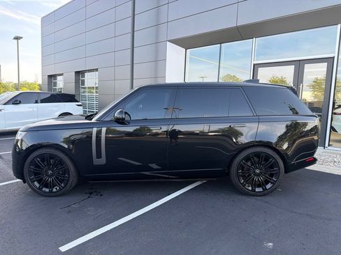 Used 2023 Land Rover Range Rover Long Wheelbase SE AWD/4WD image 2
