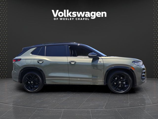 Used 2026 Volkswagen Tiguan SE R-Line FWD image 9