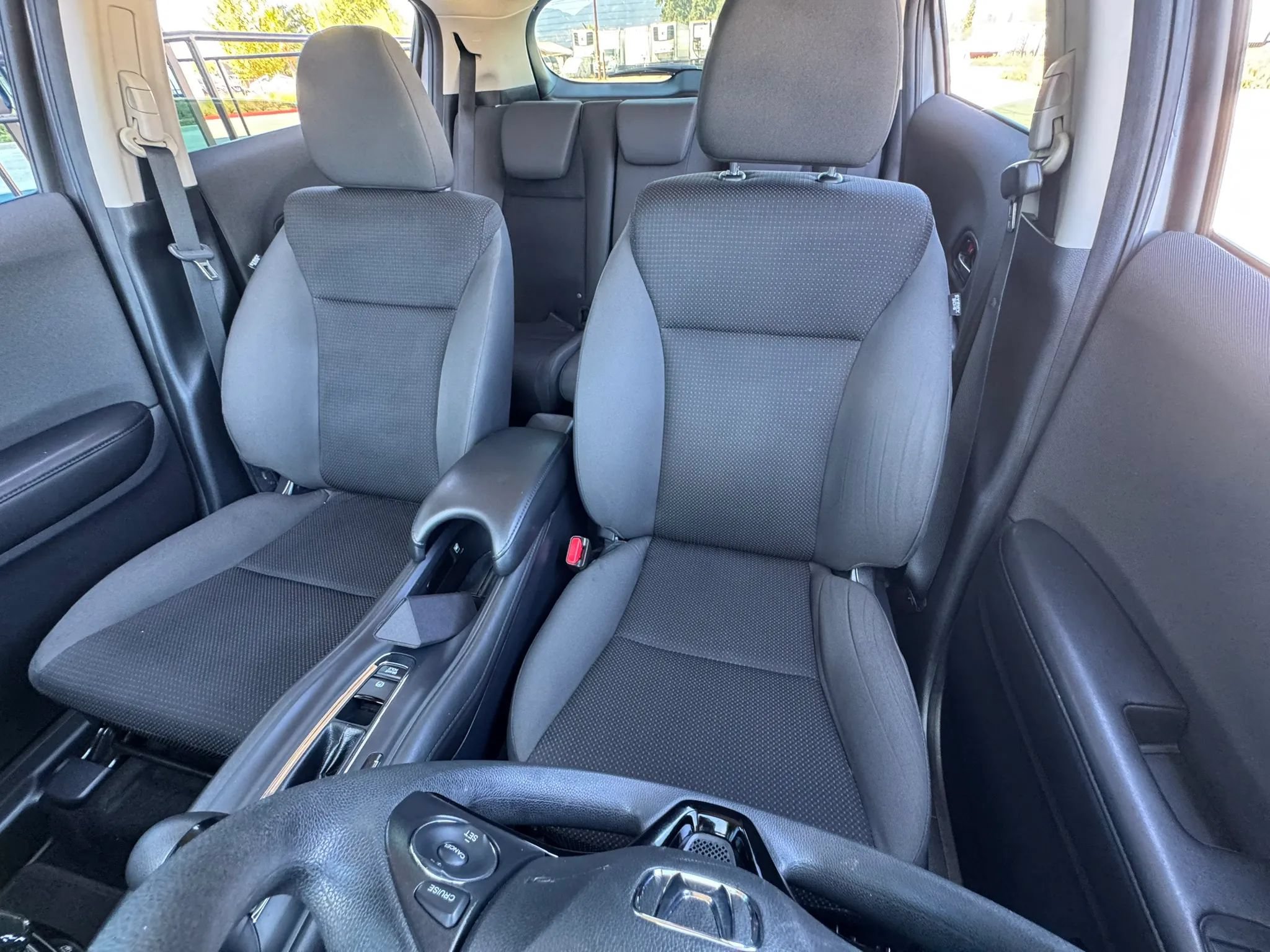 Used 2022 Honda HR-V LX image 3