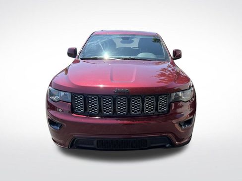 Used 2017 Jeep Grand Cherokee Altitude AWD/4WD image 2