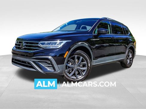 Used 2023 Volkswagen Tiguan SE image 1