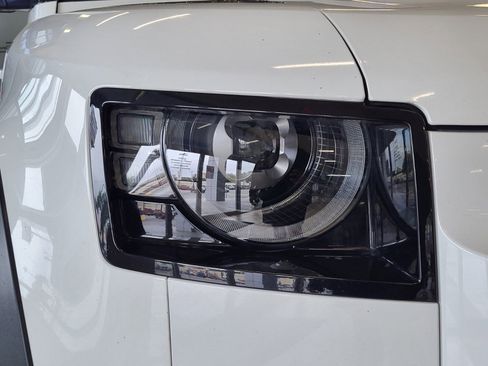 Used 2020 Land Rover Defender 110 HSE AWD/4WD image 8