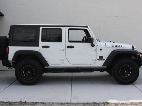 Used 2017 Jeep Wrangler Unlimited Sport w/ Quick Order Package 23S AWD/4WD image 6