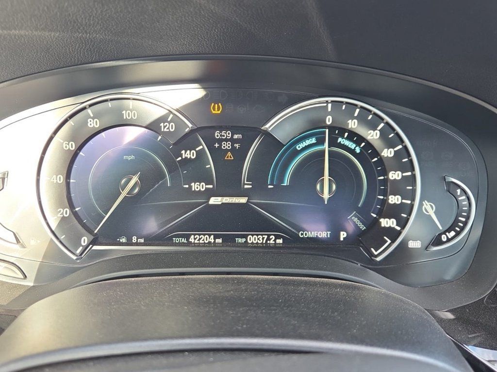 Used 2018 BMW 530e xDrive AWD/4WD image 10