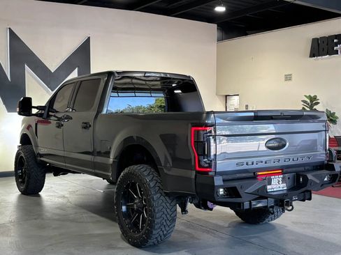Used 2017 Ford F250 XLT w/ XLT Value Package AWD/4WD image 5