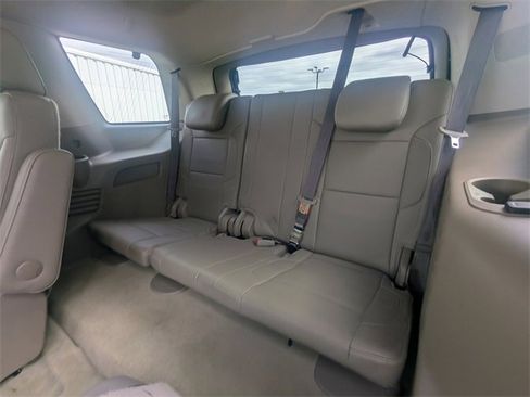 Used 2017 GMC Yukon SLT w/ Premium Edition image 16