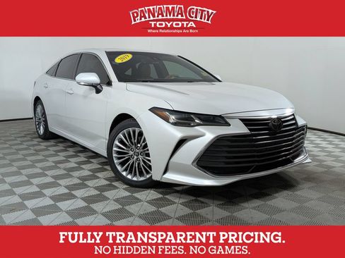 Used 2019 Toyota Avalon Limited FWD image 1