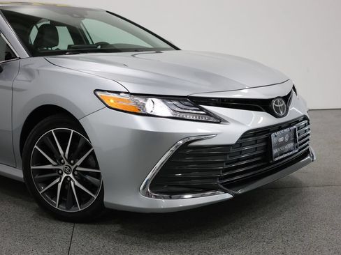 Used 2023 Toyota Camry XLE w/ Cold Weather Package AWD/4WD image 3