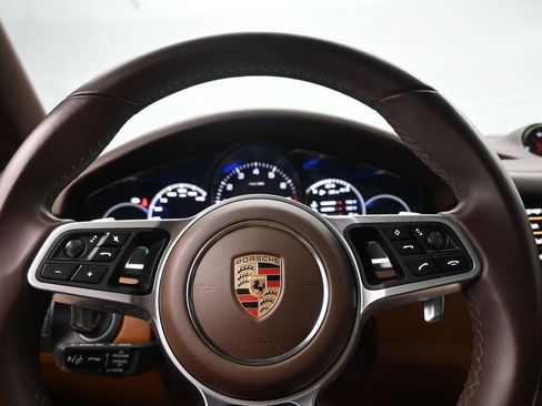 Used 2023 Porsche Cayenne AWD/4WD image 14