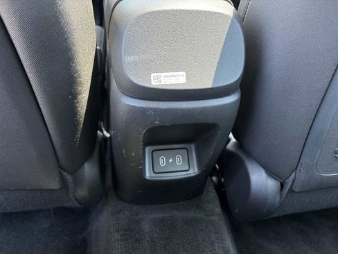 Used 2025 Hyundai Elantra SEL FWD image 22