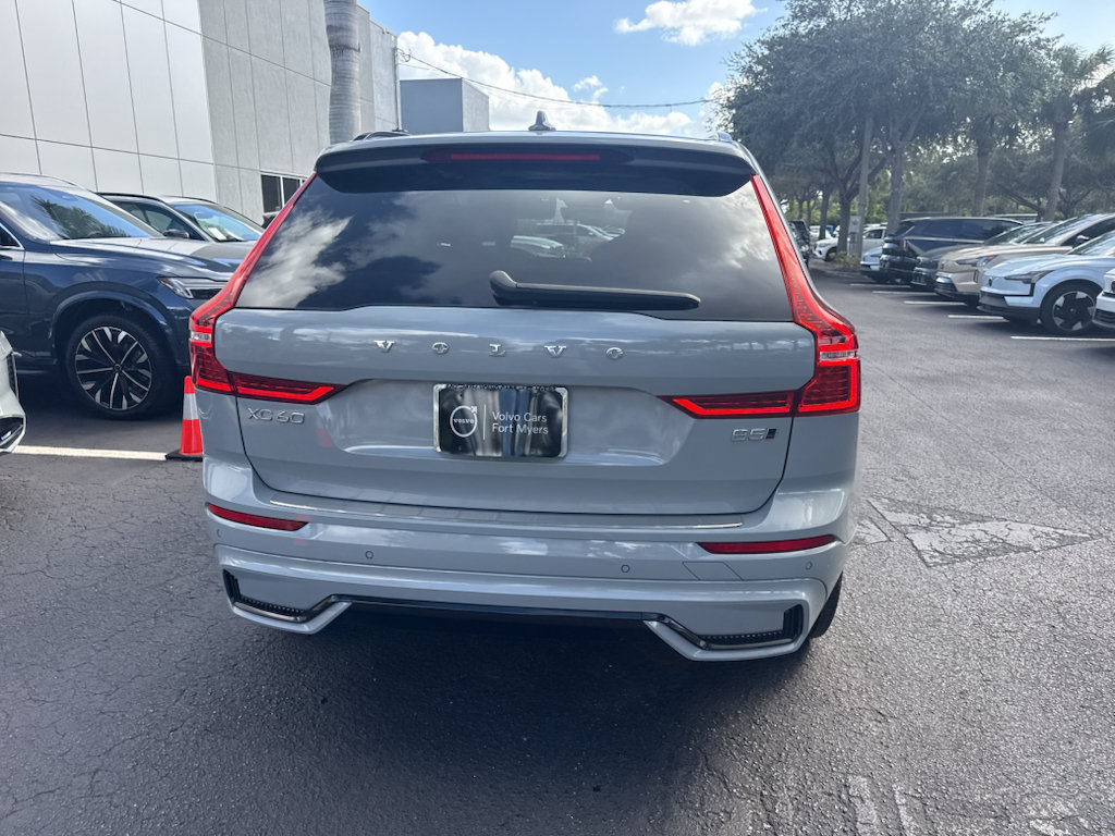 Used 2025 Volvo XC60 B5 Plus w/ Protection Package Premier AWD/4WD image 5