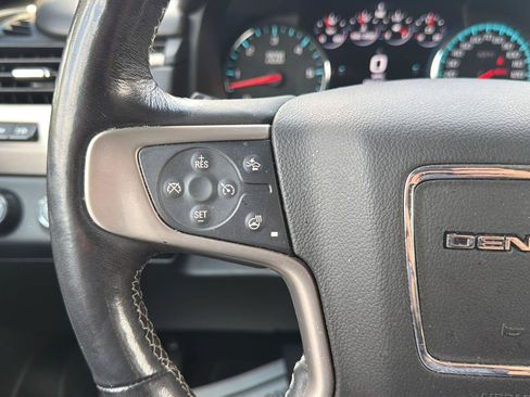 Used 2019 GMC Yukon XL Denali w/ Denali Ultimate Package AWD/4WD image 28