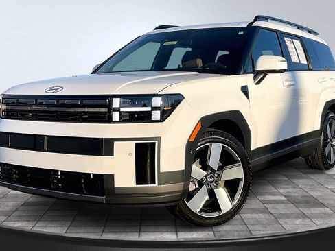 Used 2025 Hyundai Santa Fe Limited image 12