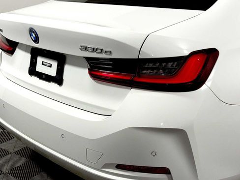Certified 2023 BMW 330e xDrive w/ Premium Package AWD/4WD image 28