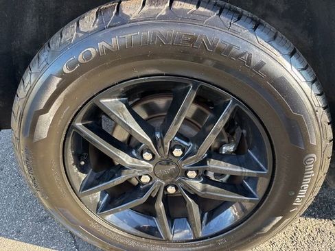 Used 2022 Jeep Grand Cherokee Limited image 9