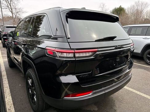 New 2026 Jeep Grand Cherokee Altitude image 3