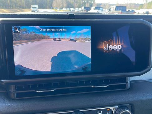 New 2025 Jeep Gladiator Willys image 18