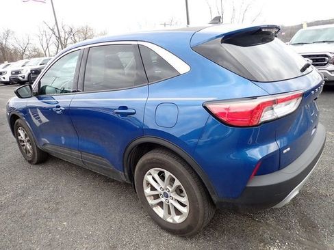 Certified 2022 Ford Escape SE w/ Cold Weather Package AWD/4WD image 4