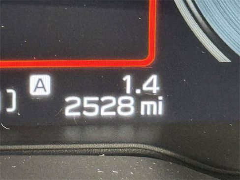 Used 2025 Subaru Forester Premium image 2